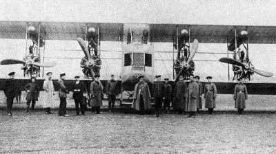Илья Муромец (тип Б) оснащенный двигателями Сальмсон в Петрограде вскоре после начала Первой мировой войны 