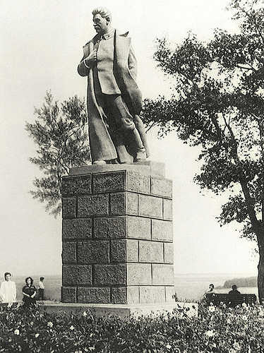 Памятник Сталину, 1930-е г.